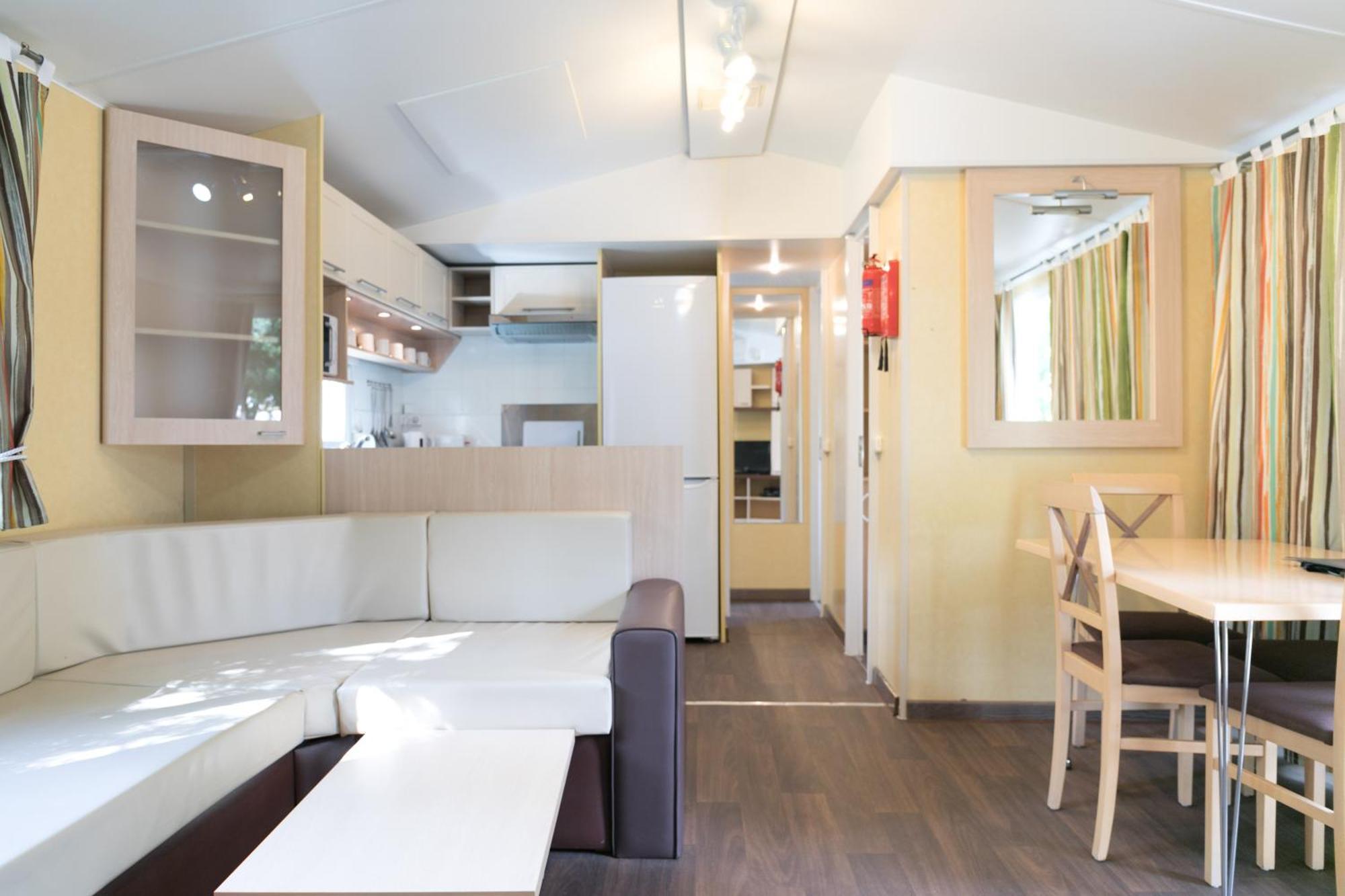 Castell Montgri - Mobile Homes By Lifestyle Holidays L'Estartit Habitación foto